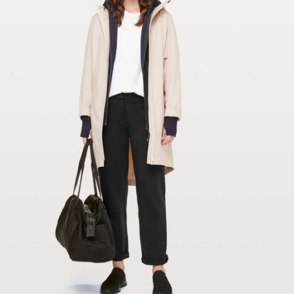 Lululemon On The Move Pant in Black
